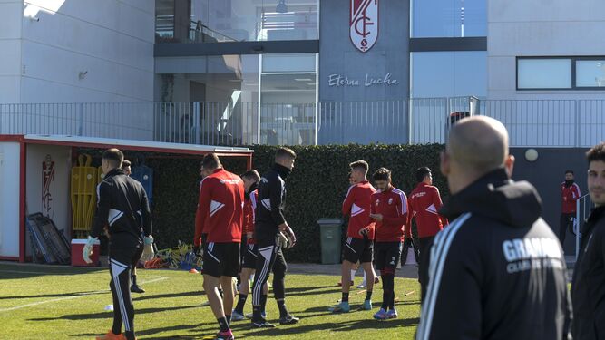 Imagen de un entrenamiento del Granada CF