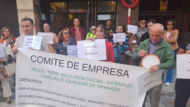 El Comité de Empresa de Igualdad de UGT se manifiesta en Granada