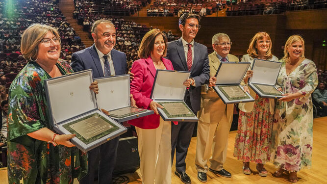 Los Premios Mayores 2023 distinguen a Manuel Morcillo, Piedad Peralta, Cabezas Casado y el cantante Miguel Ríos