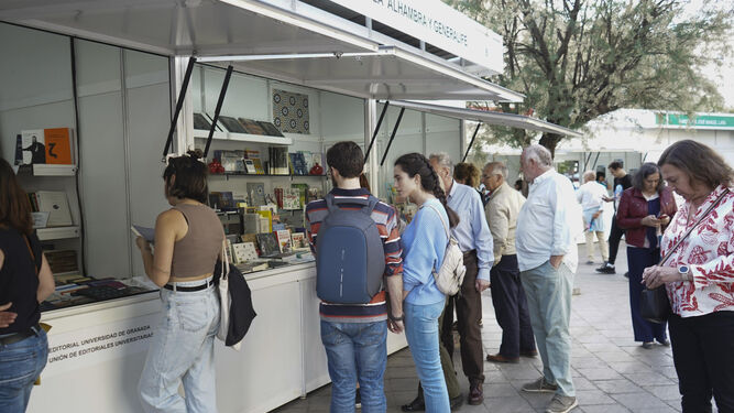 El aspecto de las casetas en la reciente edición de l Feria del Libro de  Granada.