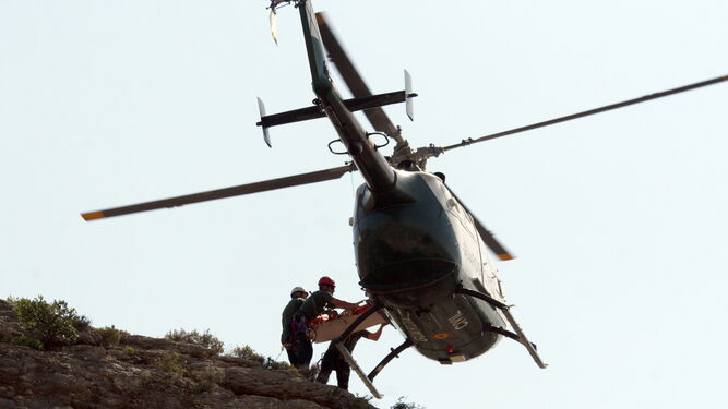 Imagen de archivo de un helicóptero de rescate de ña Guardia Civil