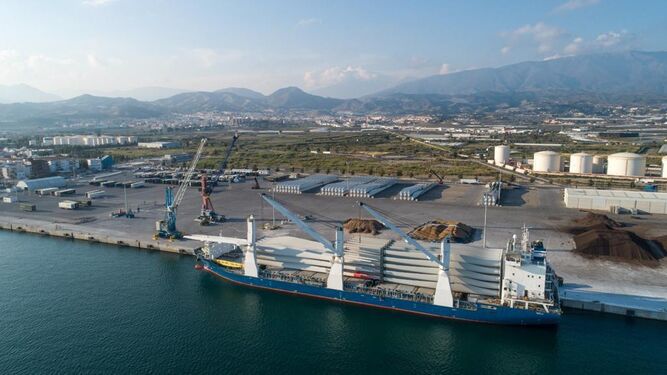 El Puerto de Motril aumenta un 24% el tráfico de mercancías durante el primer cuatrimestre