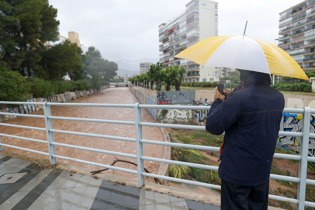 Las lluvias torrenciales causan inundaciones en Benic&agrave;ssim (Castell&oacute;n)