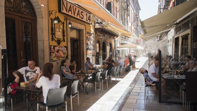 Calle Navas es elegida la mejor zona de tapas de España