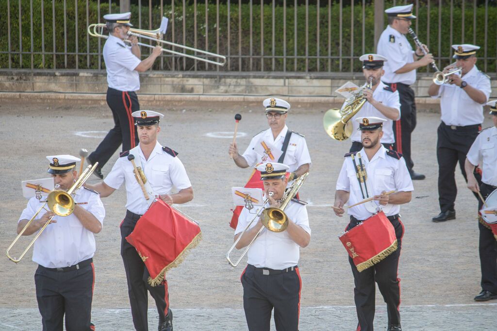 Las bandas de m&uacute;sica se lucen antes del D&iacute;a de las Fuerzas Armadas en Granada