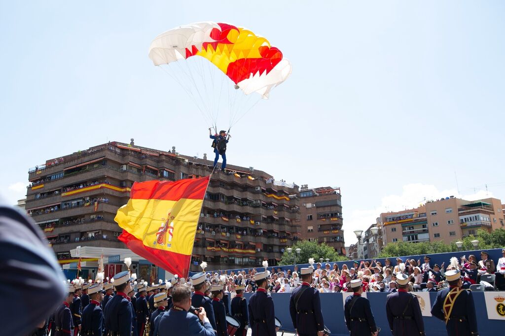 Fotos: as&iacute; ha sido el D&iacute;a de las Fuerzas Armadas en Granada, presidido por le Reyes de Espa&ntilde;a