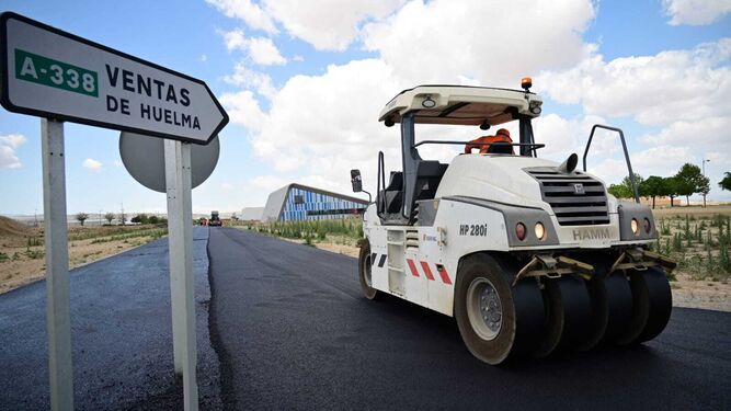 Imagen de las obras en la A-338, la carretera acceso a la CITAI de Escúzar