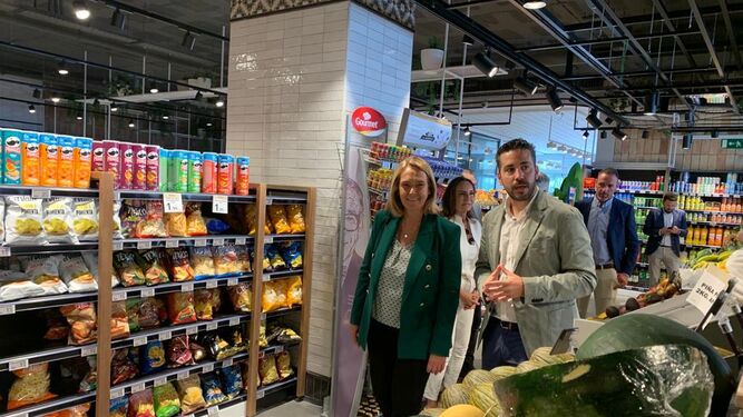 Playa Granada pone en funcionamiento su primer supermercado para dotar de servicios la zona