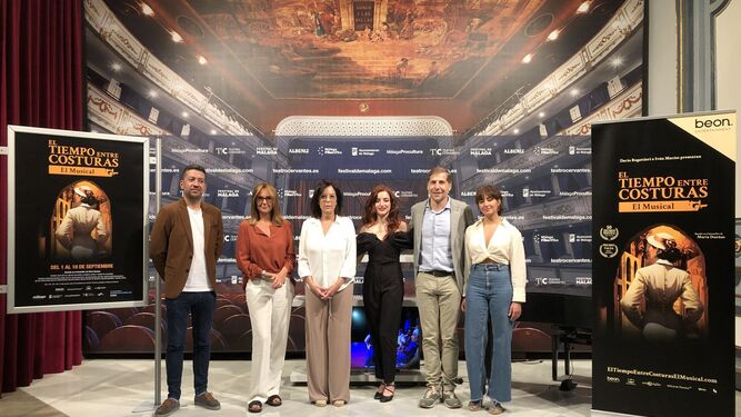 Presentación reciente de 'El tiempo entre costuras, el musical' en Málaga.