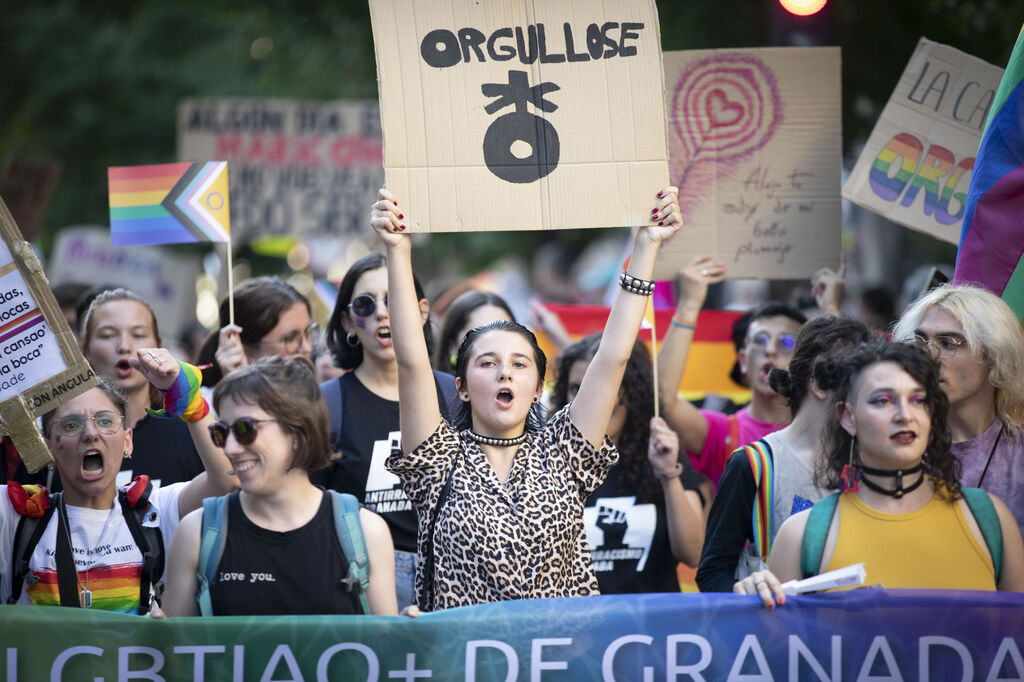 Manifestaci&oacute;n del Orgullo en Granada, en im&aacute;genes