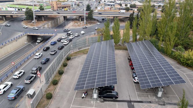 Placas fotovoltaicas en el CIE de Diputación de Granada