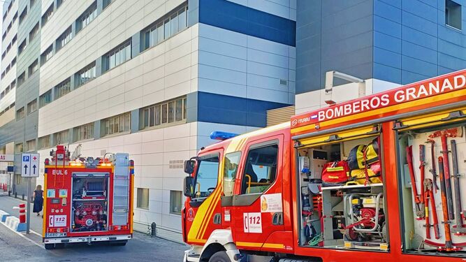 Un incendio en el Hospital La Inmaculada en Granada desata las alarmas