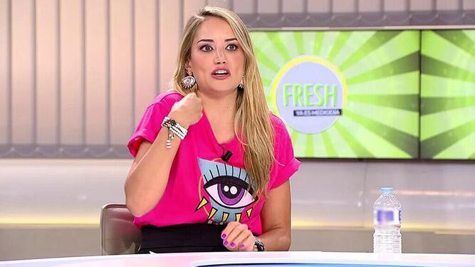 Alba Carrillo en una de sus intervenciones en la sección 'Fresh' de 'Ya es mediodía' en Telecinco.