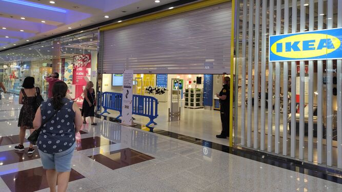 Imagen del escaparate de la nueva tienda IKEA en el Nevada Shopping