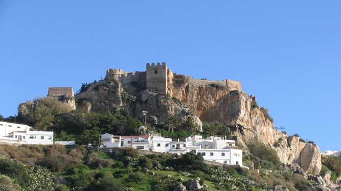 Descubre el castillo de la costa de Granada que está entre los mejores de España