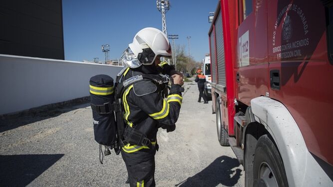 Imagen de archivo de un bombero del Servicio de Emergencias 112 Andalucía