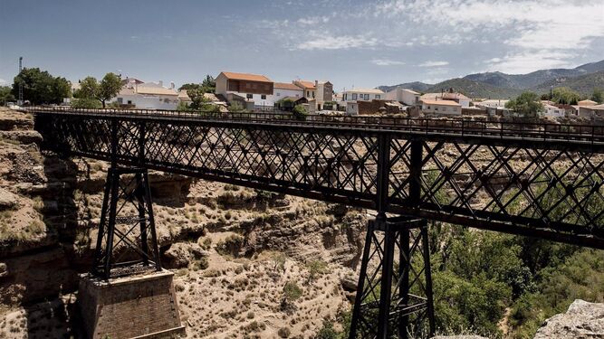Puente de hierro de Baúl, en imagen de archivo