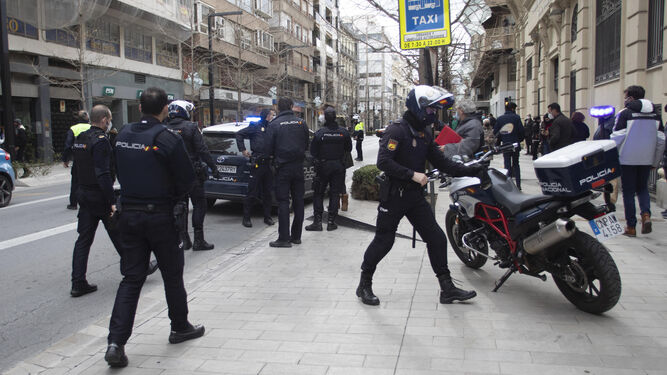 Imagen de archivo de una operación de la Policía Nacional en Granada