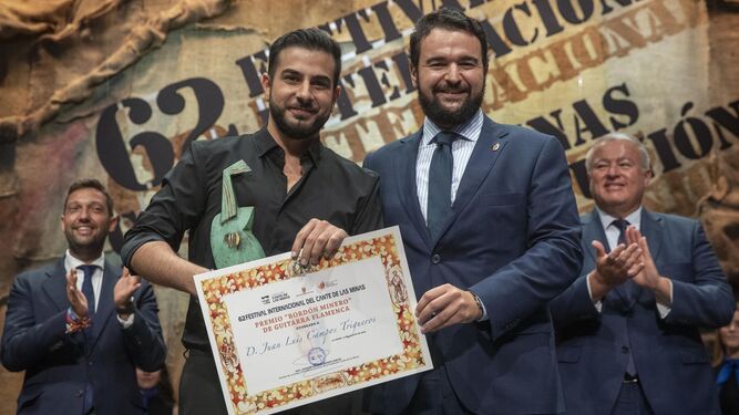 El granadino ‘El Poti’ recoge su premio en el Festival de Las Minas