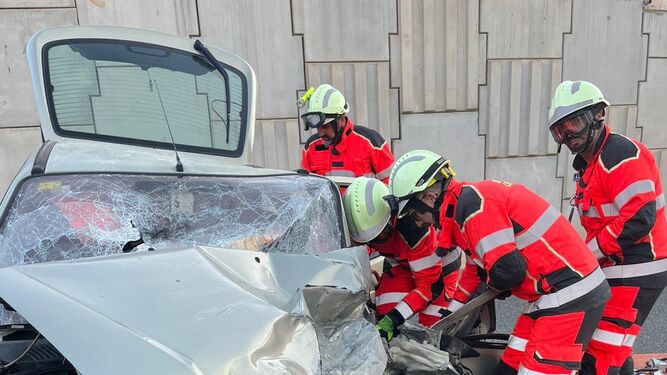 Cinco personas resultan heridas al colisionar dos vehículos en Rubite, en la Costa de Granada