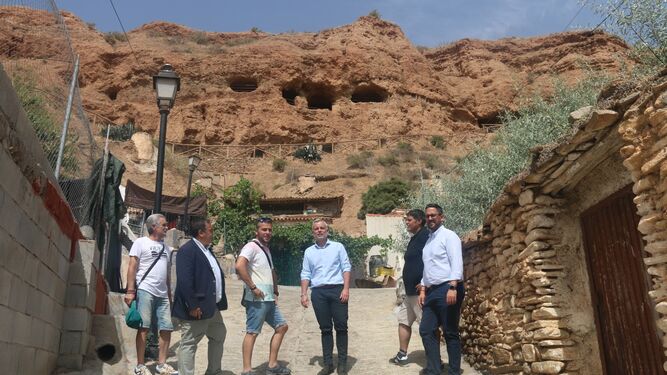 Imagen de la visita de la Diputación de Granada a Beas de Guadix