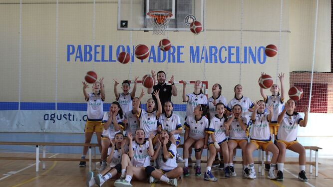 Uno de los equipos de baloncesto del CP Agustinos.