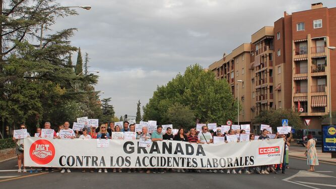 Imagen de la concentración para condenar el accidente laboral mortal ocurrido en Alhendín