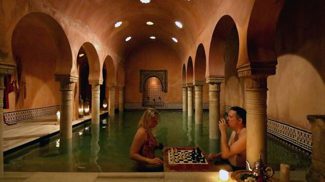 Uno de los baños termales más impresionantes del mundo está en Granada según un reconocido medio