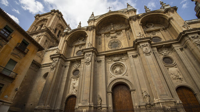 La Catedral de Granada se juega el título a ' más bonita de España' en un concurso de Twitter