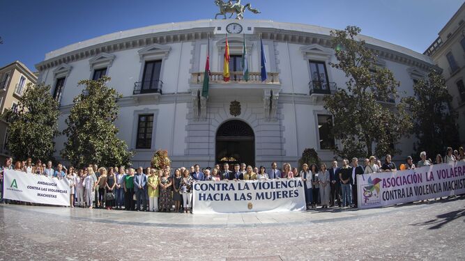 Granada se concentra en rechazo del último crimen machista