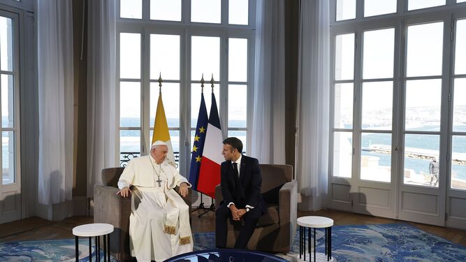 El papa Francisco se reúne en Marsella con el presidente de Francia, Emmanuel Macron.