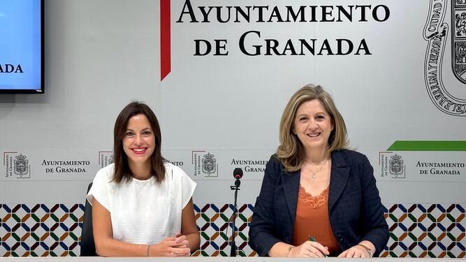 Las concejales de Vox en el Ayuntamiento de Granada, Beatriz Sánchez Agustino y Mónica Rodríguez