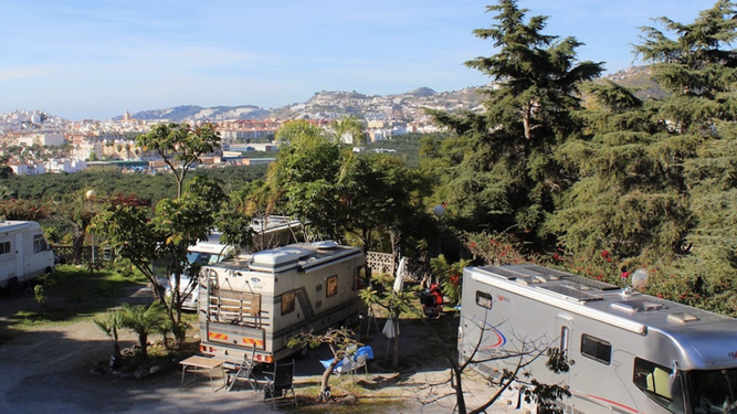 Camping en Granada para vivir el otoño más cerca de la naturaleza