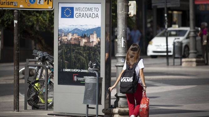 Una movilidad "anticipada" por las cumbres europeas reduce un 12% el tráfico habitual en Granada