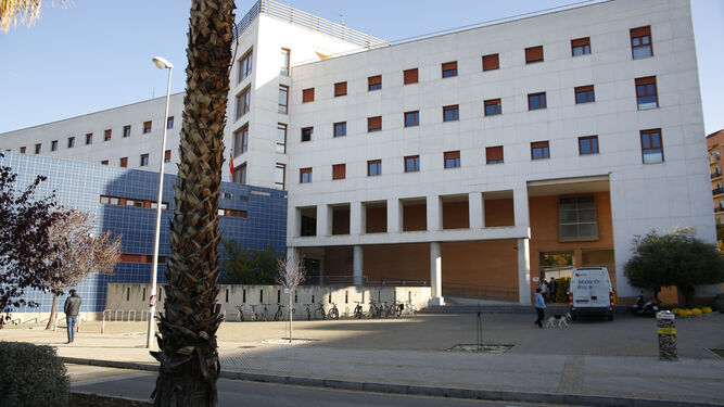 Sede de la ETSIIT de la Universidad de Granada, uno de los centros que más investigadores aporta en esta clasificación.