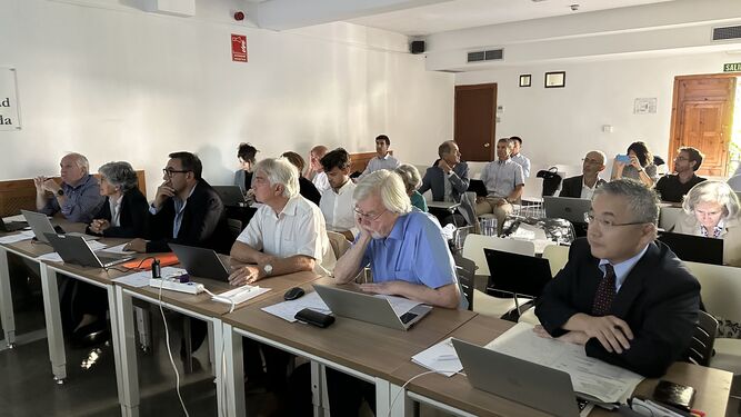 El equipo de expertos independientes, reunido en Granada para conocer el diseño del proyecto.