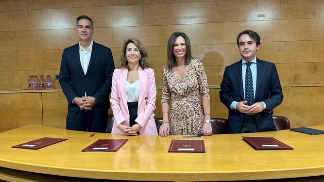 Firma entre el Gobierno y la Junta para la inversión en rehabilitación de viviendas en Andalucía.