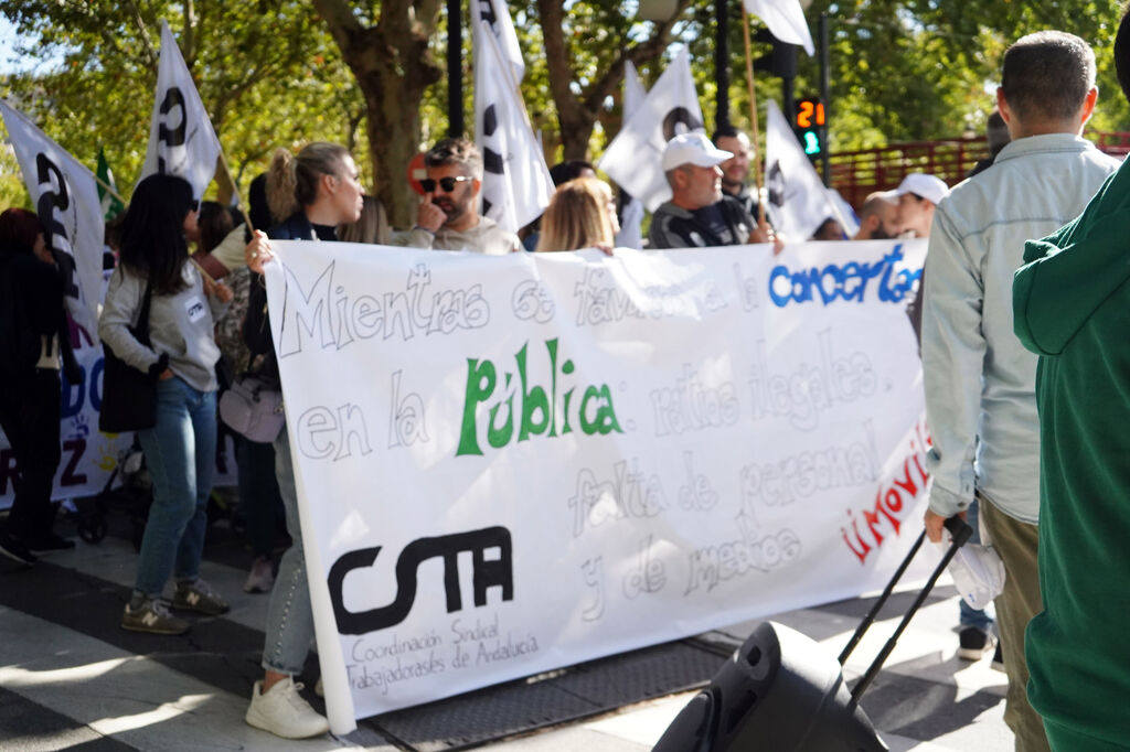 Manifestaci&oacute;n por la educaci&oacute;n p&uacute;blica de calidad en Granada