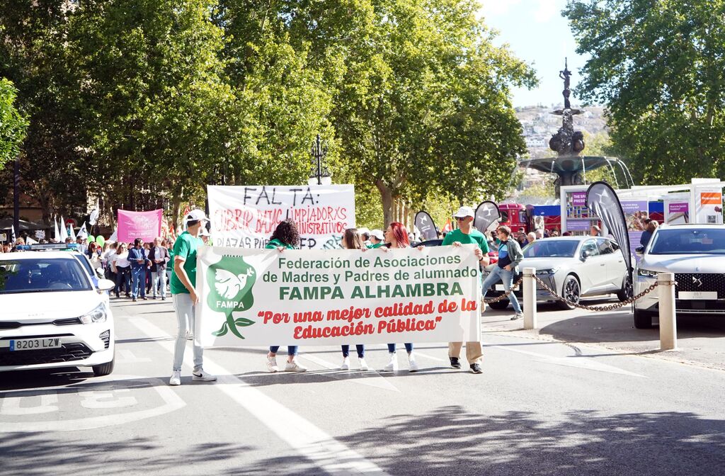 Manifestaci&oacute;n por la educaci&oacute;n p&uacute;blica de calidad en Granada