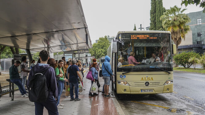 Refuerzan los principales corredores metropolitanos con más autobuses en horas punta