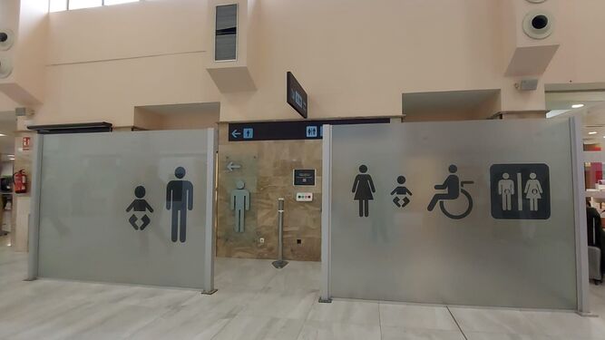 El Aeropuerto de Granada abre dos baños para personas ostomizadas