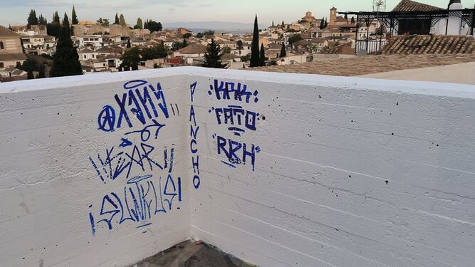 Grafiti en el Albaicín.