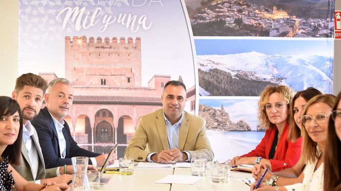 La Diputación de Granada pide al Gobierno una reunión para abordar el proyecto de los espigones de la costa
