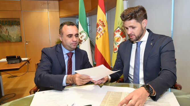 El presidente de la Diputación, Francis Rodríguez, y el diputado de Deportes, Eric Escobedo