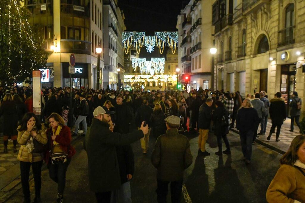 Granada disfruta de las luces y actividades de Navidad, en im&aacute;genes
