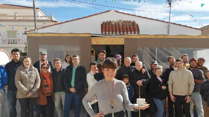 Noelia reabre el único bar de Yátor, un pequeño anejo de la Alpujarra de Granada
