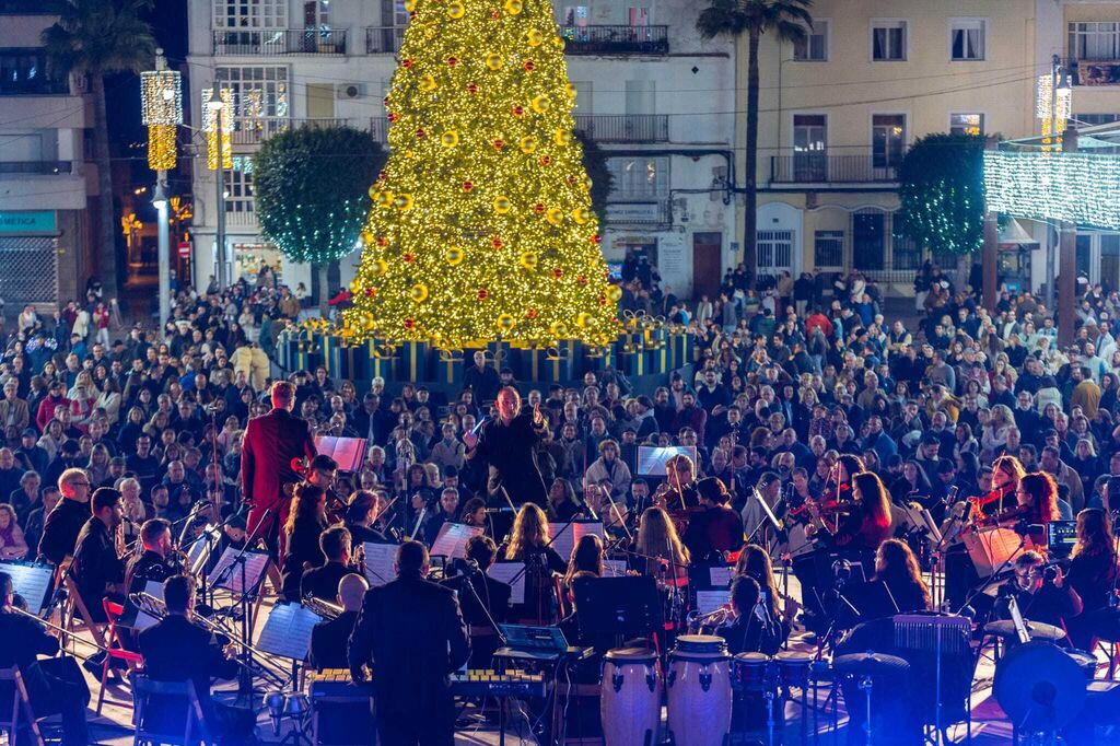 Las im&aacute;genes del concierto navide&ntilde;o de The Playbillers en la plaza del Rey de San Fernando