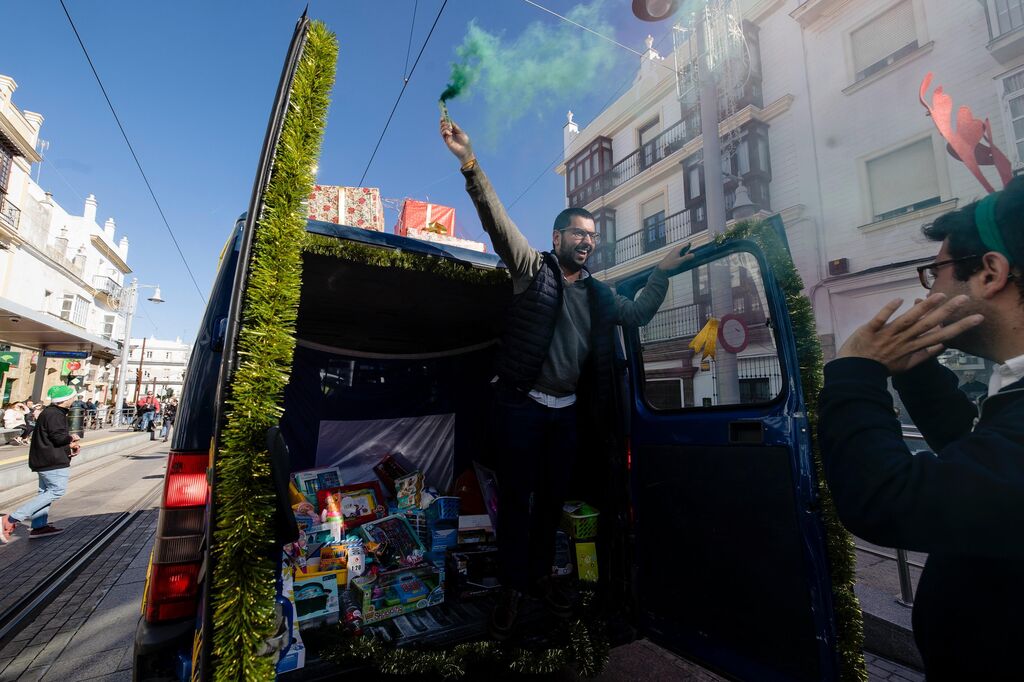 La caravana solidaria para Reyes Magos de San Fernando, en fotograf&iacute;as