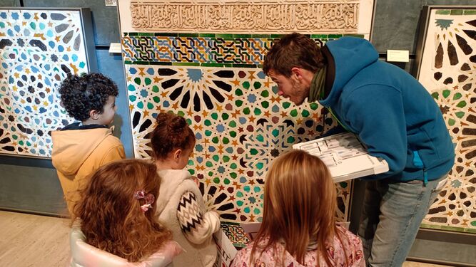 Actividades en la Alhambra para menores de 14 años: entradas, talleres y visitas para descubrir el monumento