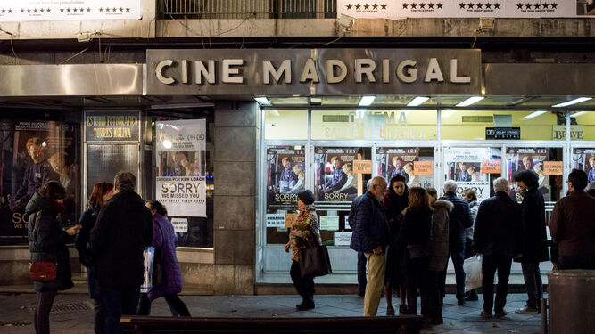 Imagen de archivo del Cine Madrigal de Granada
